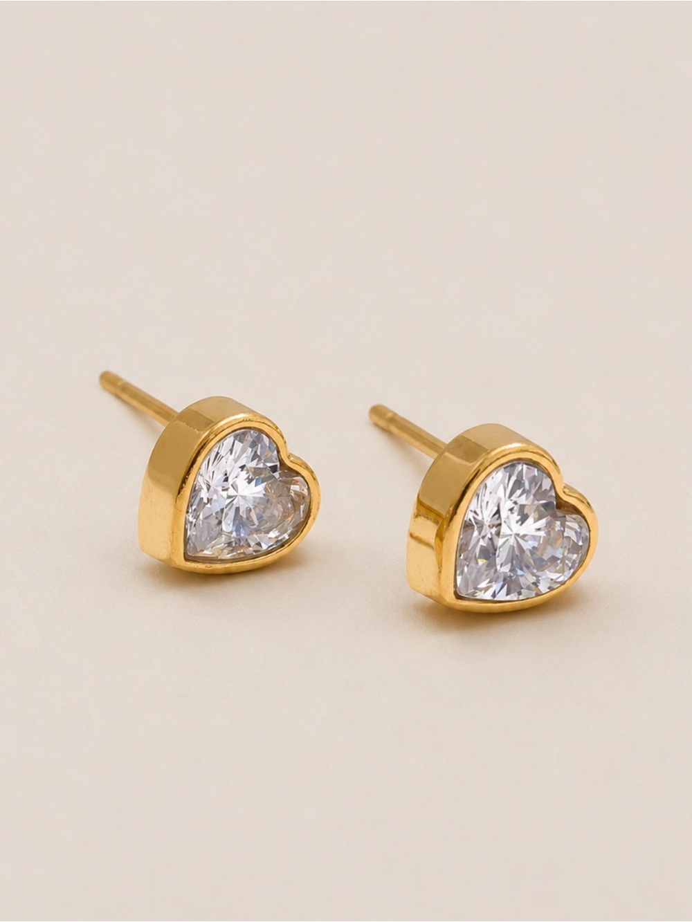 New! Bevel Gold Heart Post Earrings (1071) NWOT